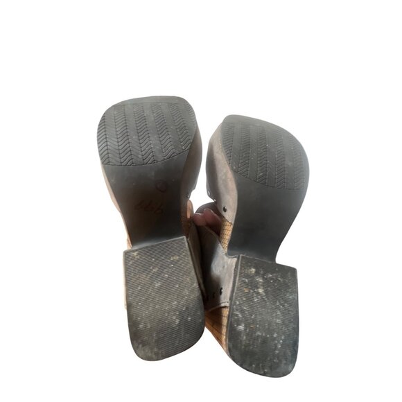 Naked Feet Taupe Open-Toe Studded Leather Wedge Sandals Size 5.5 Women - Picture 6 of 9